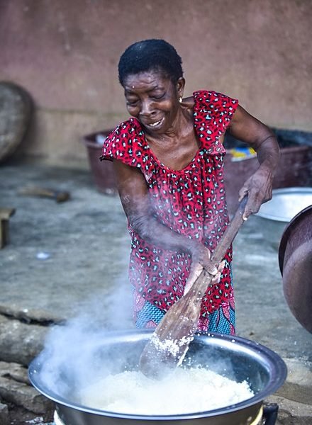 Côte d'Ivoire - attiéké - femme - manioc