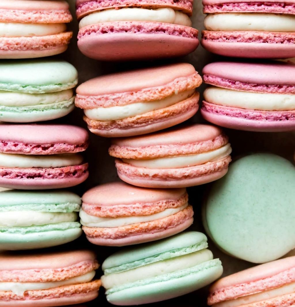 macarons colorés français