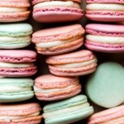 macarons colorés français