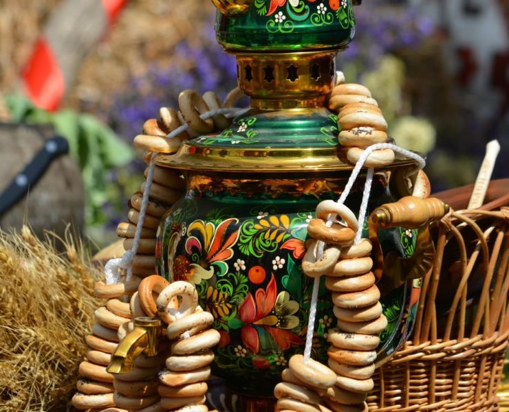 Kremlin-Russie-recette-cuisine russe- bortsch- samovar