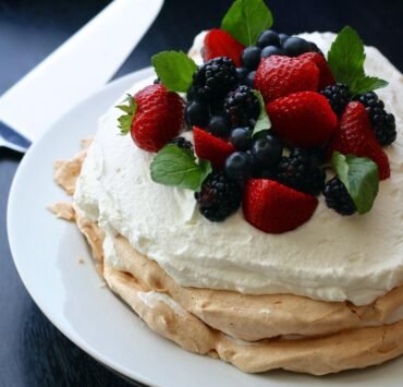 LES MEILLEURS INGREDIENTS POUR UNE RECETTE DE PAVLOVA RAPIDE ET FACILE A FAIRE A LA MAISON
