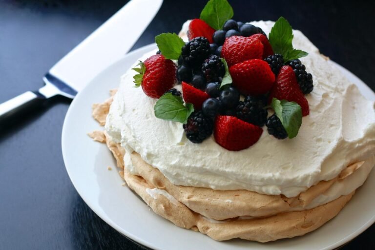 Easy Fruit Pavlova