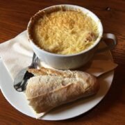 Recette Soupe à l'Oignon Gratinée (Soupe à l'Oignon)