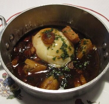 Œufs en meurette (Œufs en matelote)