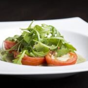 Tomate farcie au chaource et lardons