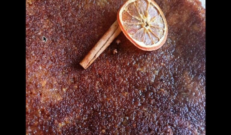 Azouglou Sida (Tunisian Semolina Dessert)