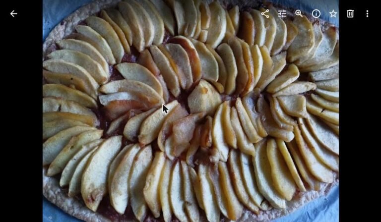French Apple Tart (Tarte aux Pommes)